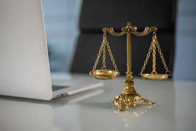  Why Hiring a Burglary Lawyer is Crucial for Your Defense