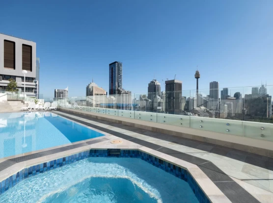 How to Choose the Right Pool Fence Style for Safety and Aesthetics